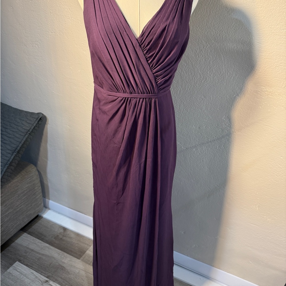 David’s Bridal Plum Pleated V-Neck Formal Gown – Size 4